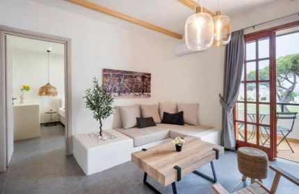 Jonathan City Apartment: Comfort & Elegance in Kos Town
